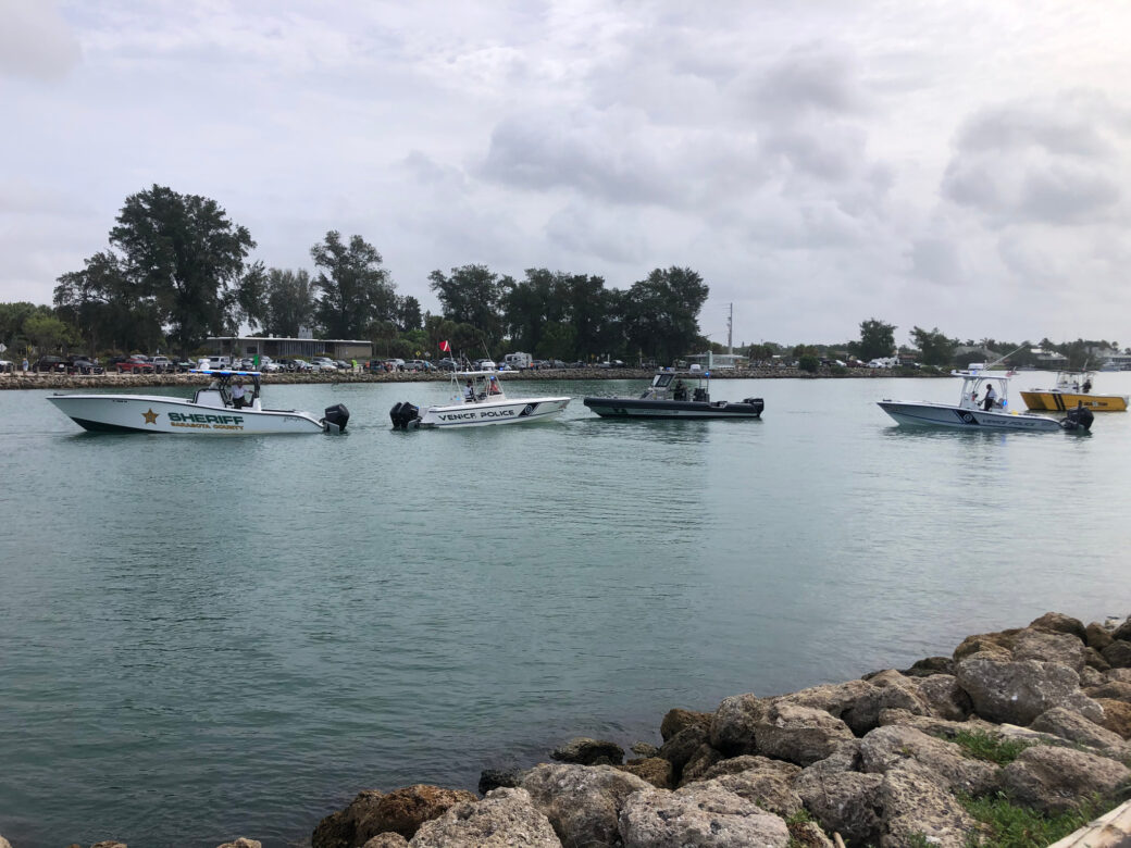 Boaters Helping With South Jetty Venice FL Cleanup